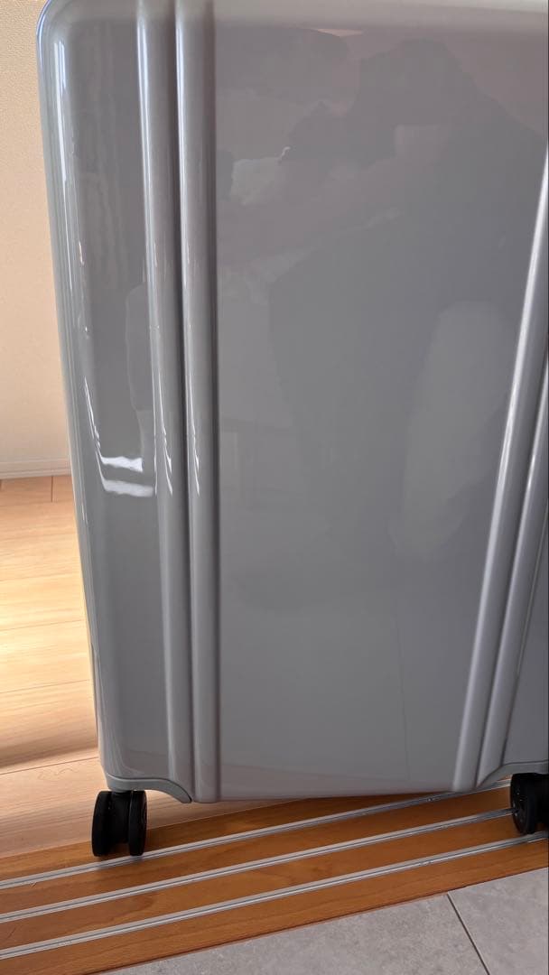 82L ZERO HALLIBURTON シルバーキャリーケース