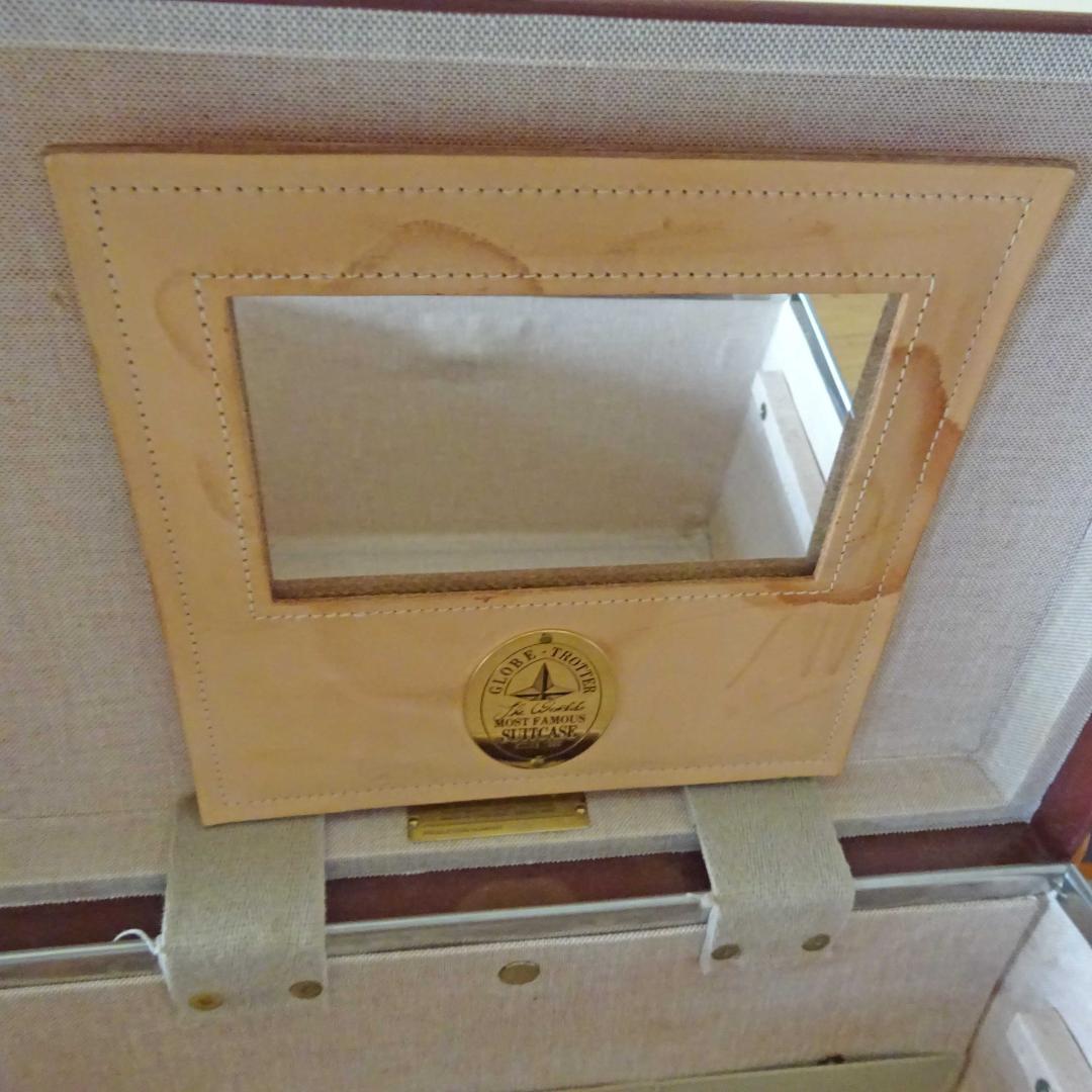 r*i様 GLOBE TROTTER グローブトロッター コスメケース13インチ