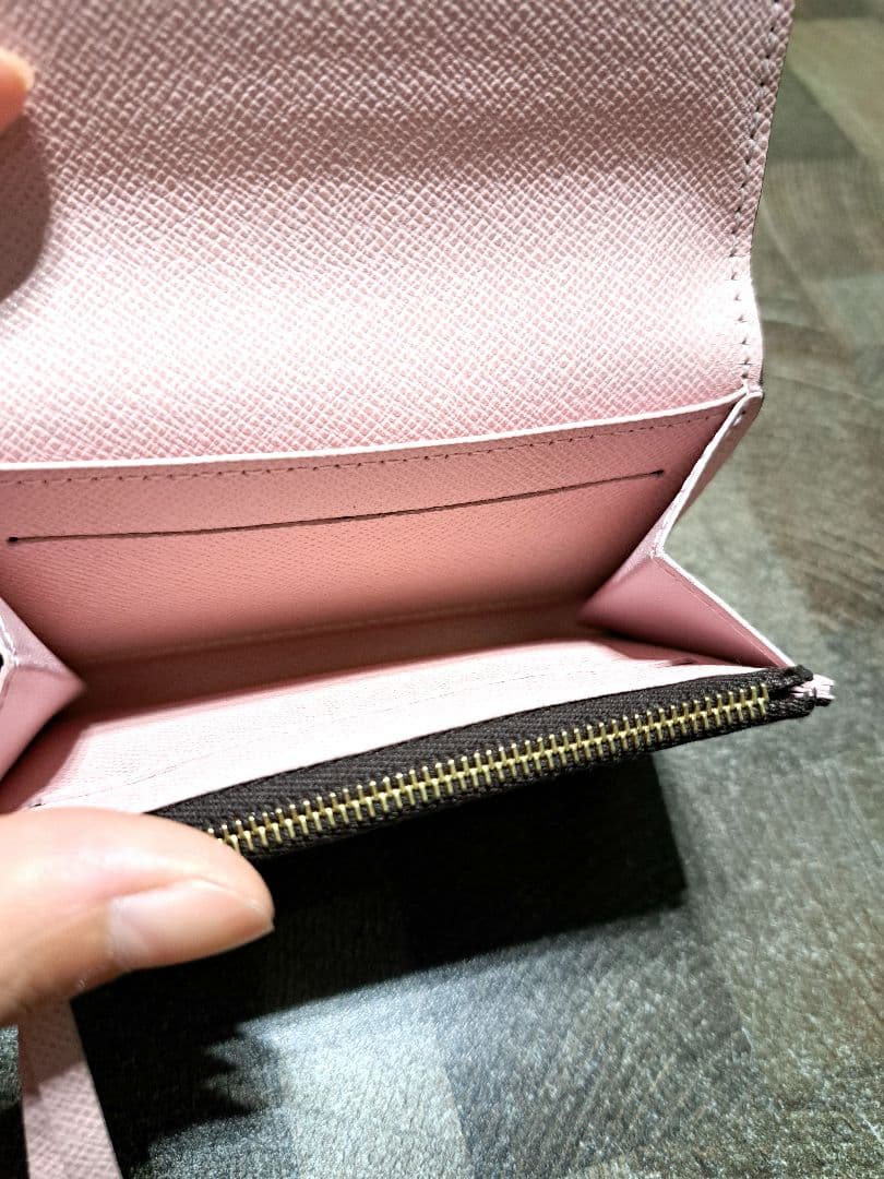 ルイヴィトン　ポルトモネロザリ　ケース