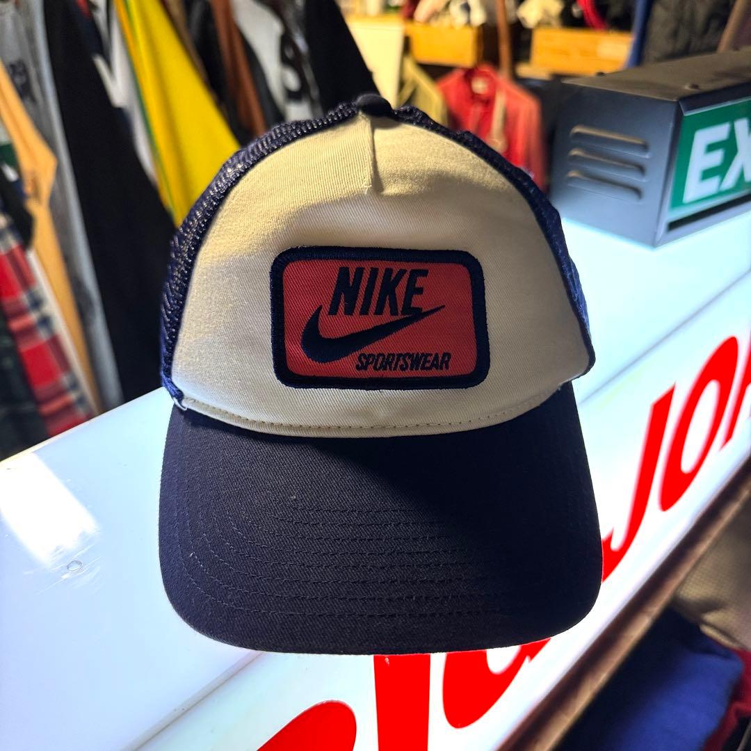 NIKE ナイキ メッシュキャップ トラッカーズキャップ ワッペン ネイビー