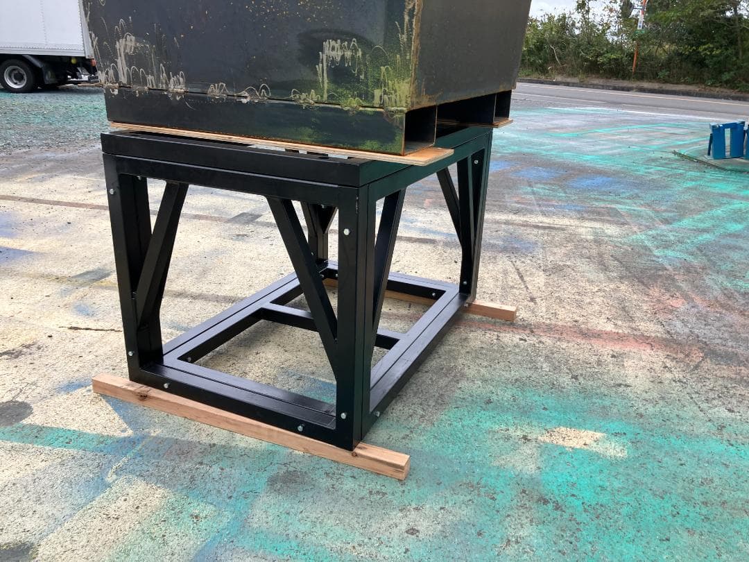 ね*】様 勉強机　事務机（緊急時は避難シェルター） 　限定商品再販なし