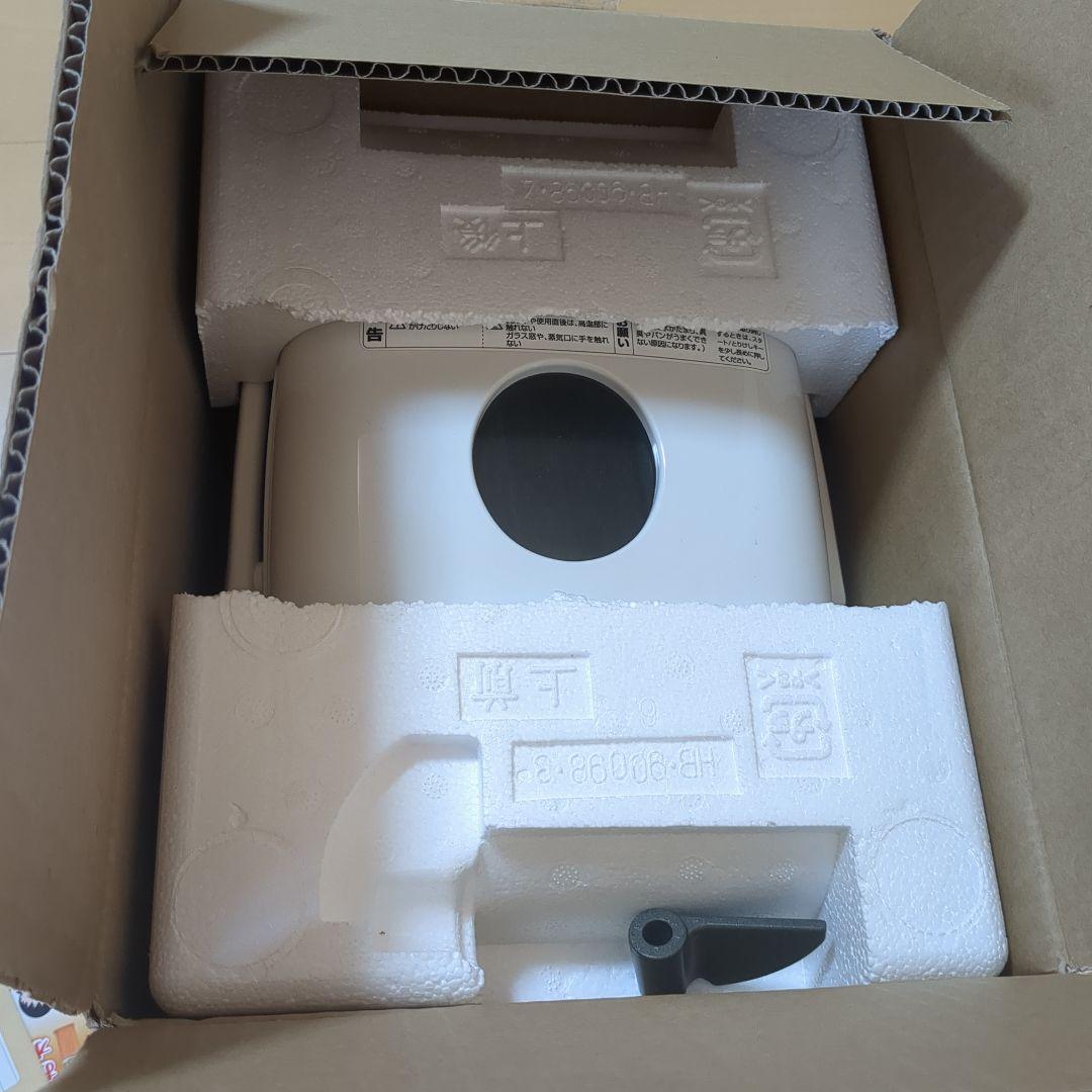 パン焼き器　ホームベーカリー　Zojirushi BB-HB10-CA　新品