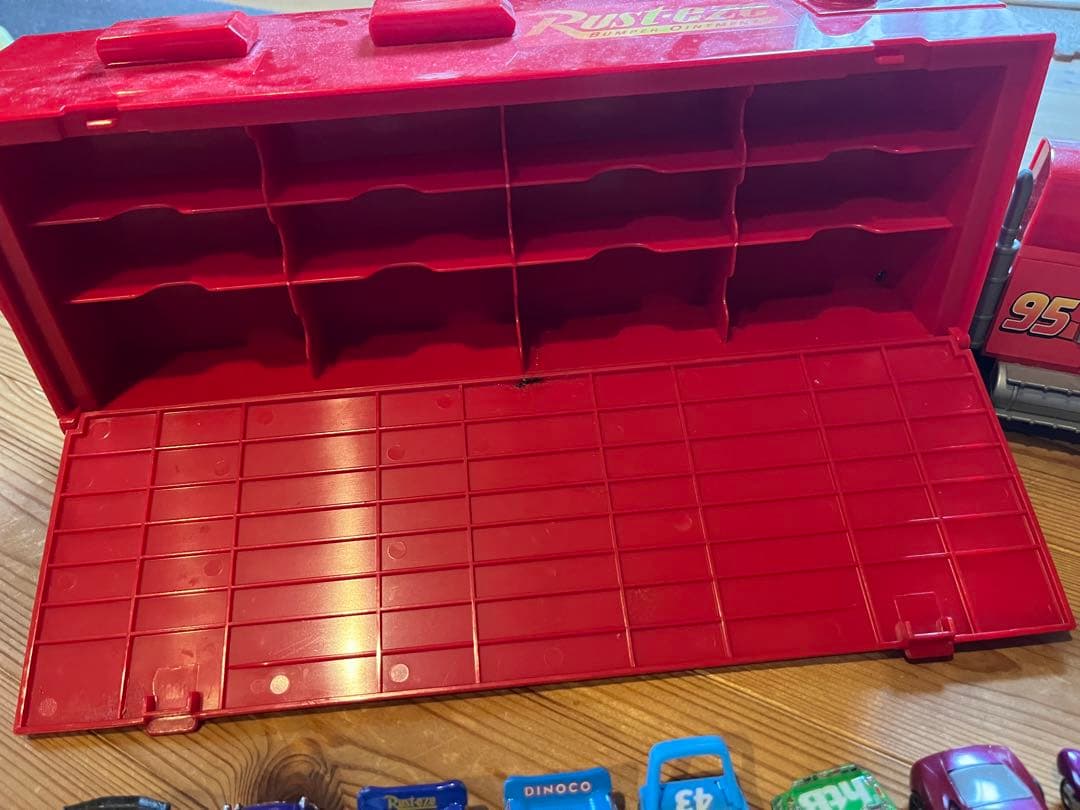 カーズ　トミカ　たくさんのせよう！大きなマックトレーラー　セット　廃盤