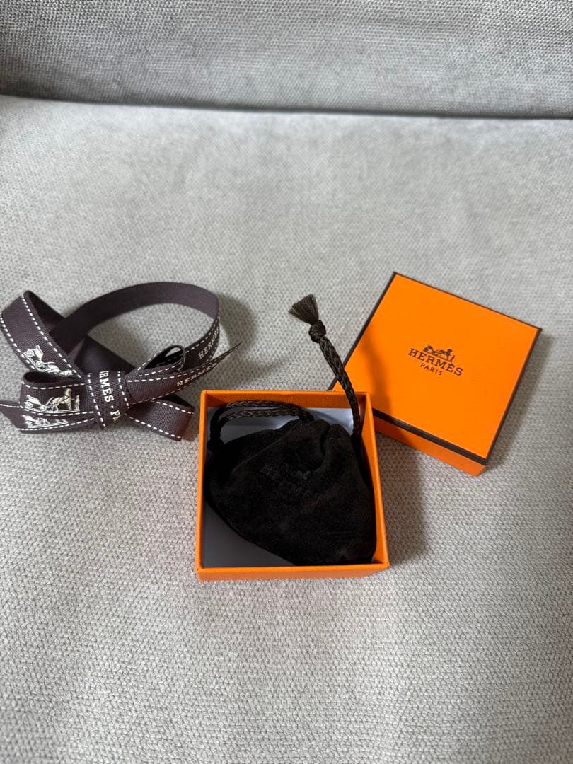 値下げ！新品未使用　エルメス　スカーフリング 《馬着を着た馬》　2025新作