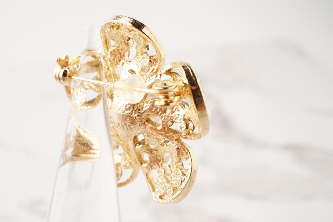 Rene ルネ パール お花 フラワーモチーフ クリスタルブローチ 中 ビジュー