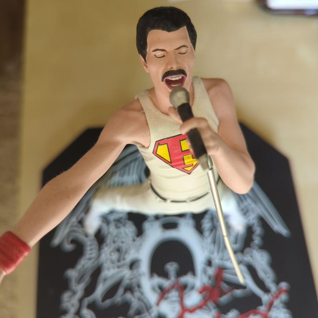 【値下げしました】Queen フレディ・マーキュリーフィギュア