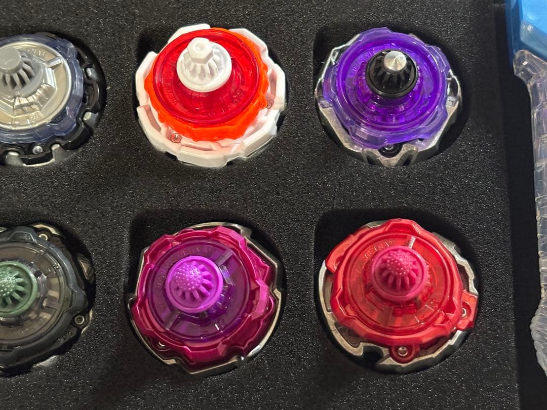 ベイブレードX まとめ売り ベイ8個、ランチャー、ケースなど付属