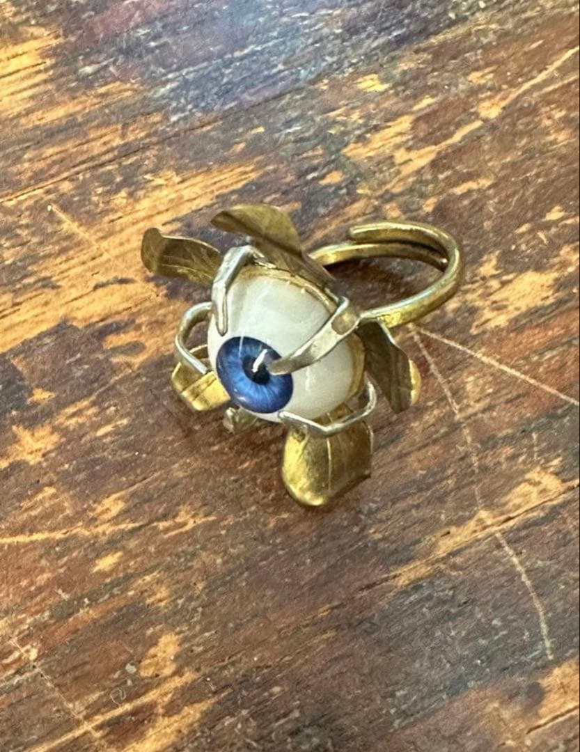 ahcahcum お花&お目目リング