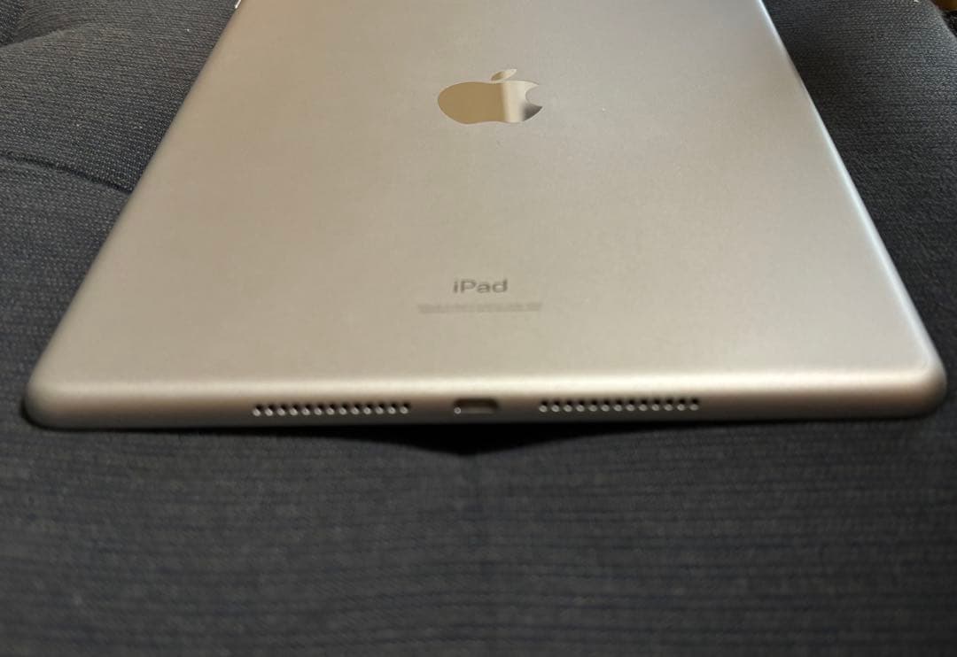 Apple iPad 第8世代 32GB WIFIモデル シルバー 本体