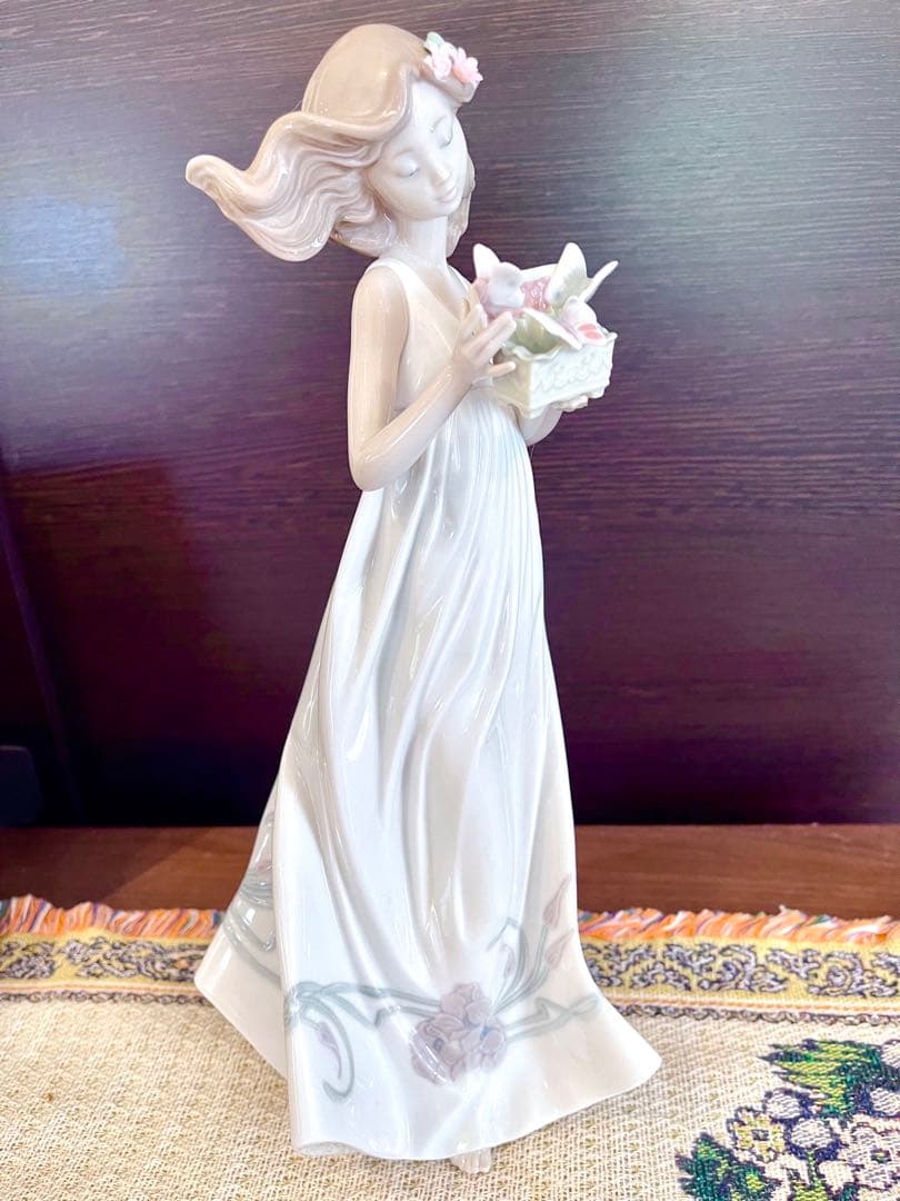 ⭐️美品お買得❣️⭐️リヤドロLLADRO 「 私の宝もの」陶器置物(大型) 人形