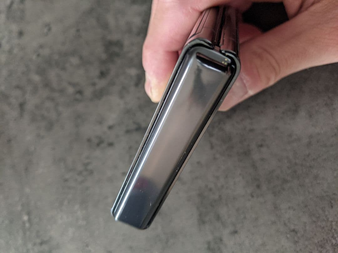 フィルム交換済■motorola razr 40 ultra■本体のみ