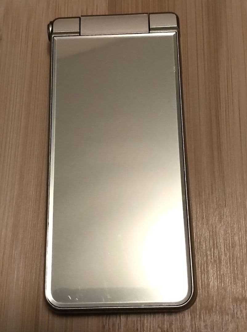 NP601SH AQUOS EDEL ゴールド 折りたたみ式