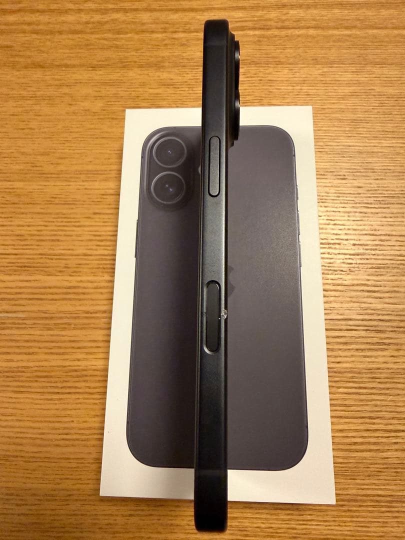 バッテリー100% iPhone 16 本体 ブラック128MB 美品