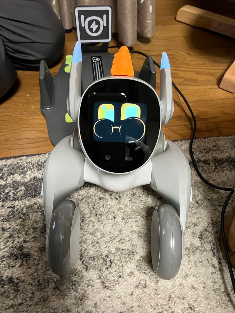 【最終お値下げ❗️】Loona ルーナ　ペットロボット　充電ステーション付き