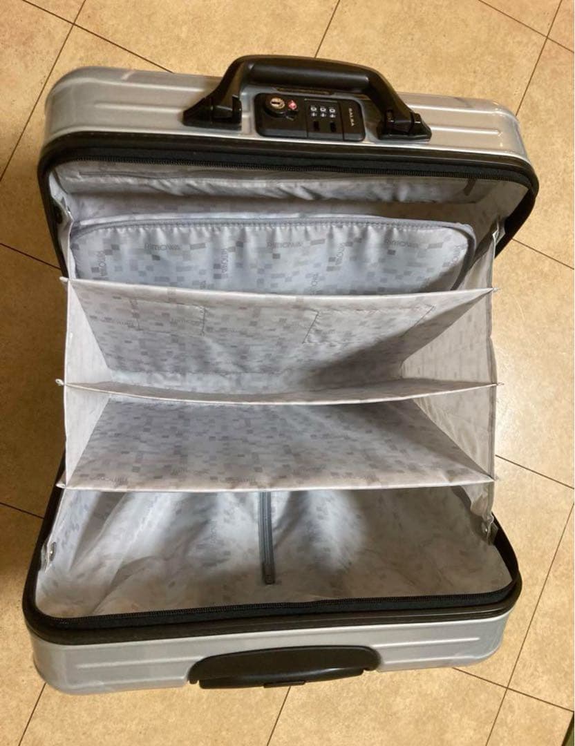 RIMOWA SALSA Business リモワ サルサ ビジネス ４輪 機内