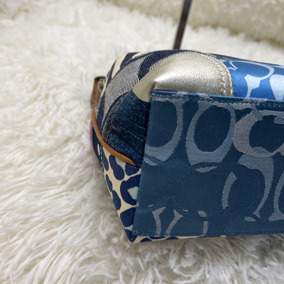 美品 COACHコーチ パッチワークデザイン ポーチ バッグ ブルー系 お花刺繍