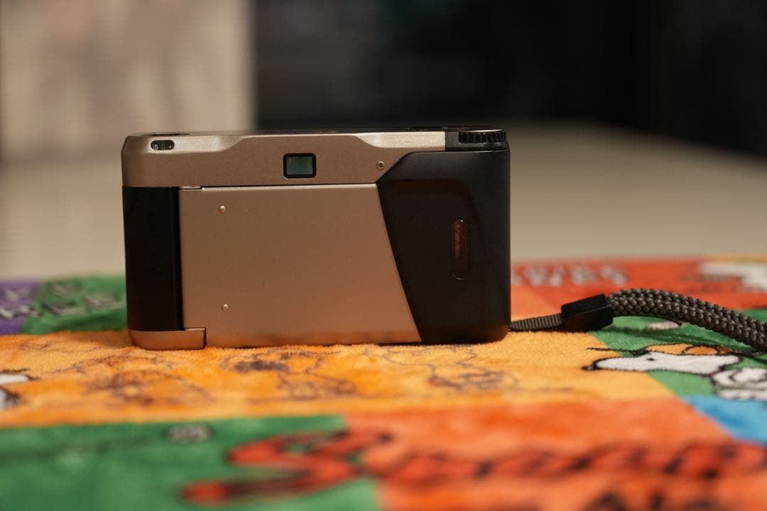 美品　CONTAX T2 コンパクトフィルムカメラ