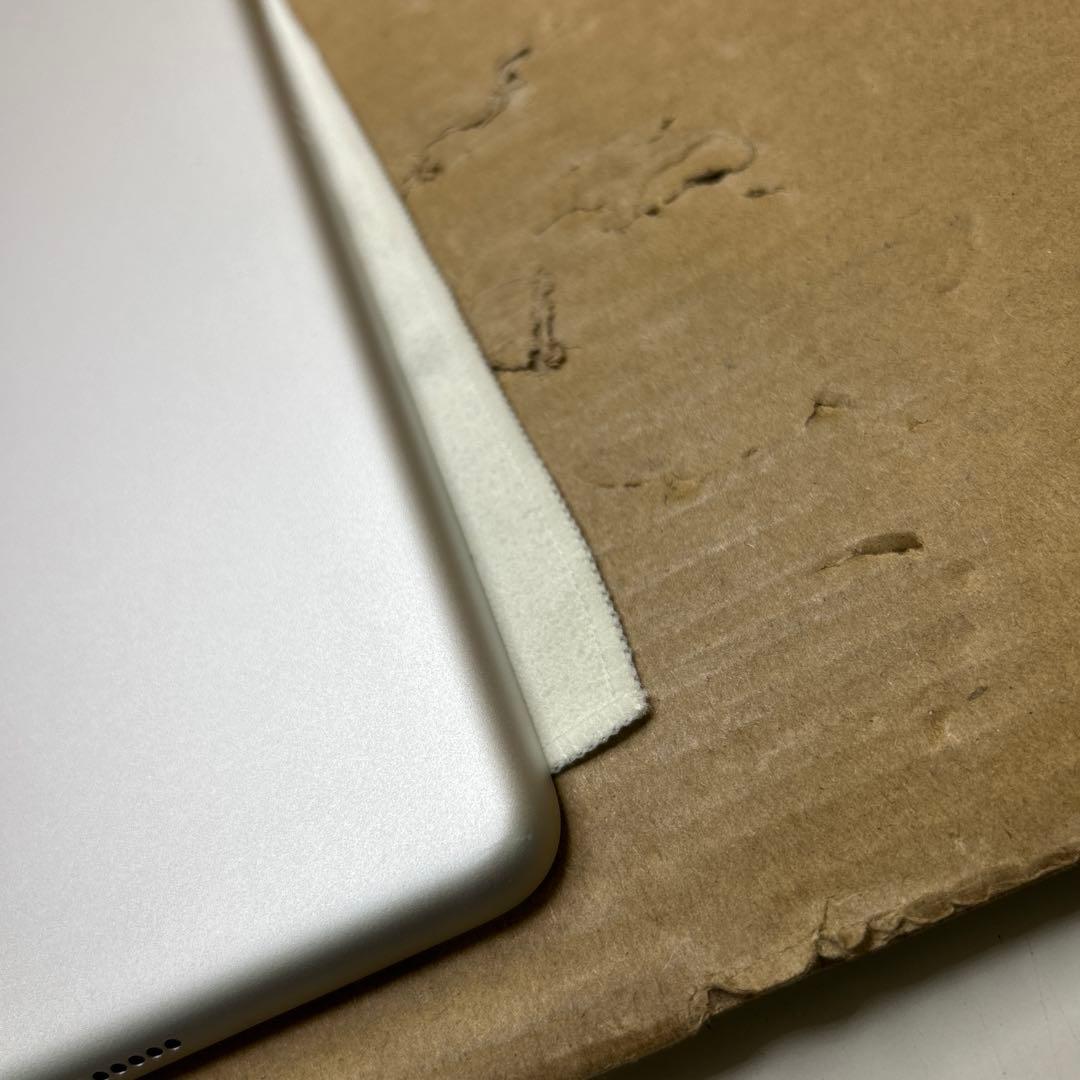 専用　Apple iPad (第8世代) 32GB シルバー