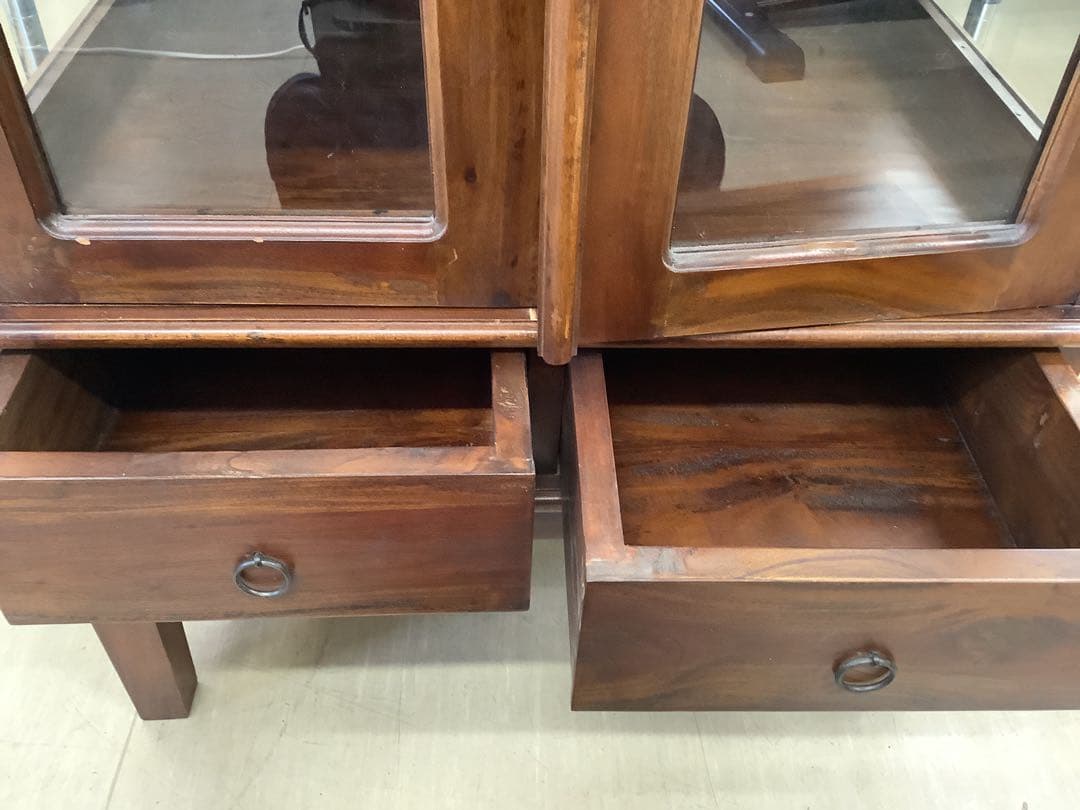 ビーカンパニー 家具　無垢材 アンティークダークブラウン キャビネット　鍵付き