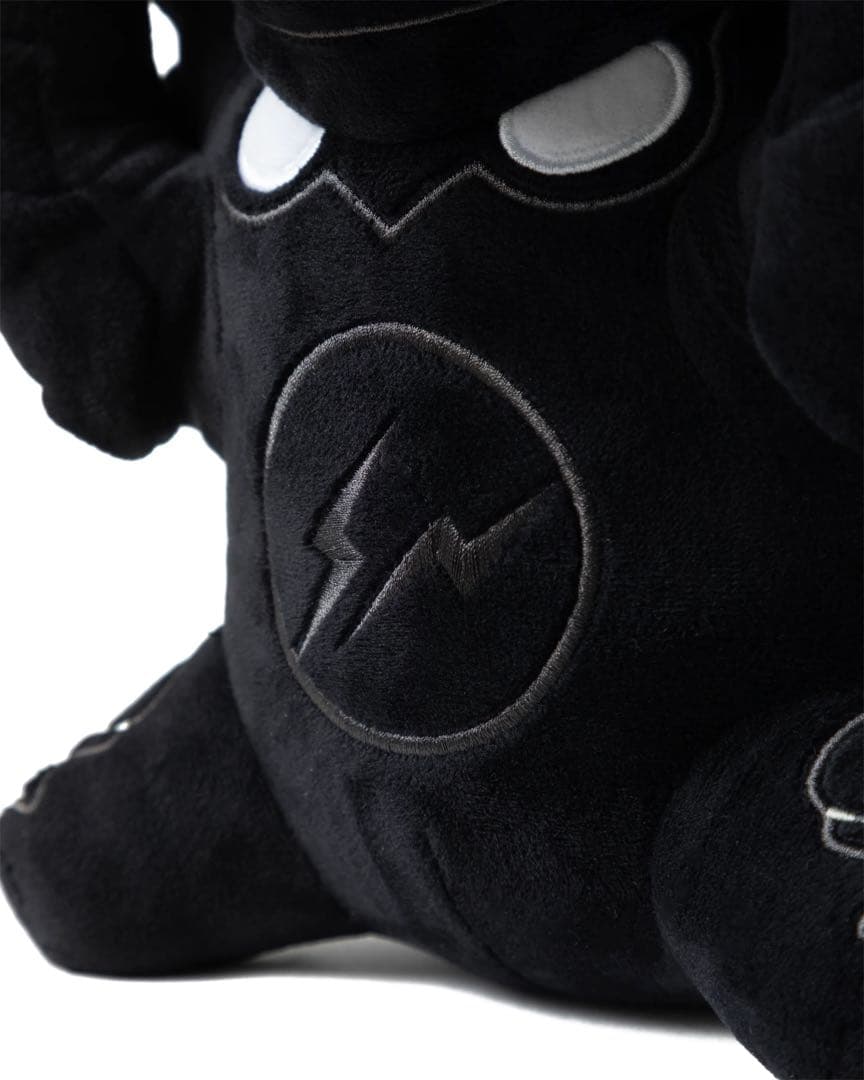 VLRNT // FRGMT WNGMN ぬいぐるみ