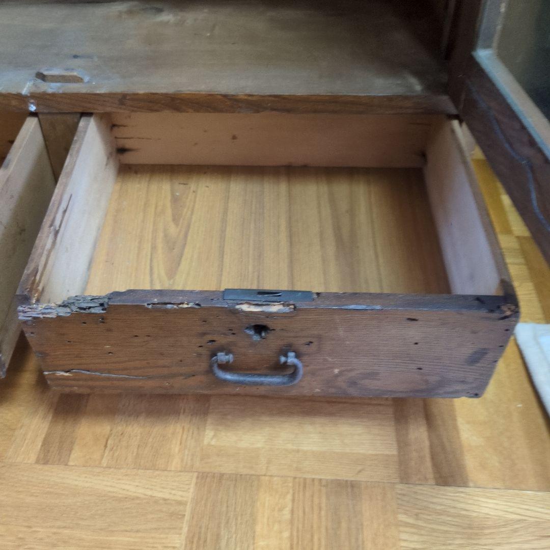 アンティーク　飾り棚　木製ガラス扉キャビネット　当時物　希少