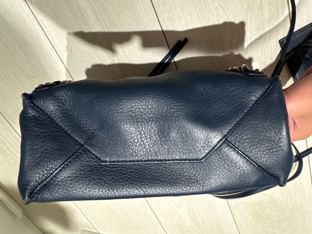 ネイビー レザー ショルダーバッグ　バレンシアガ　ペーパーミニバッグ