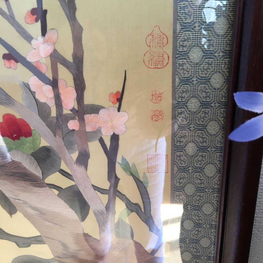 刺繍絵画　梅と山茶　サイズ約48×122cm