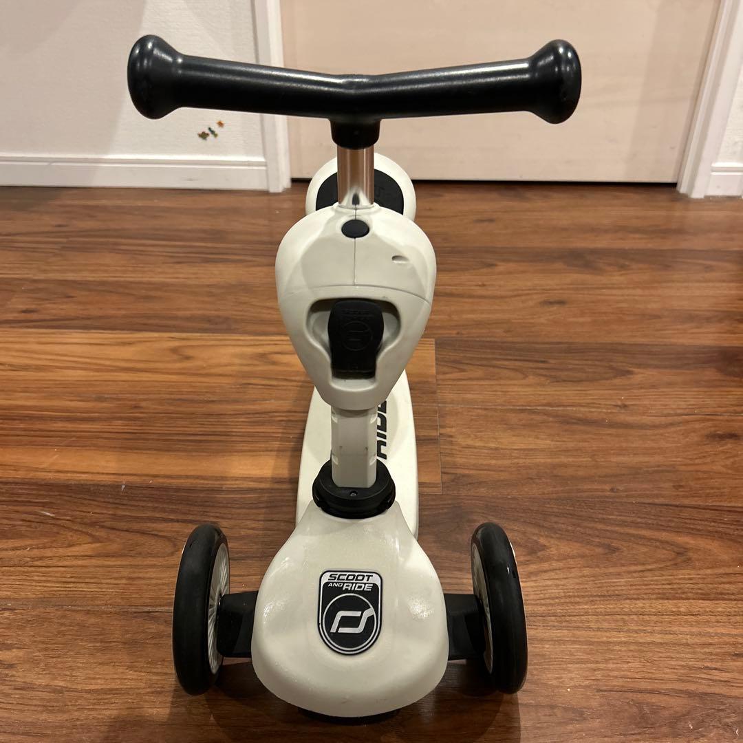 SCOOT AND RIDE スケーター ホワイト