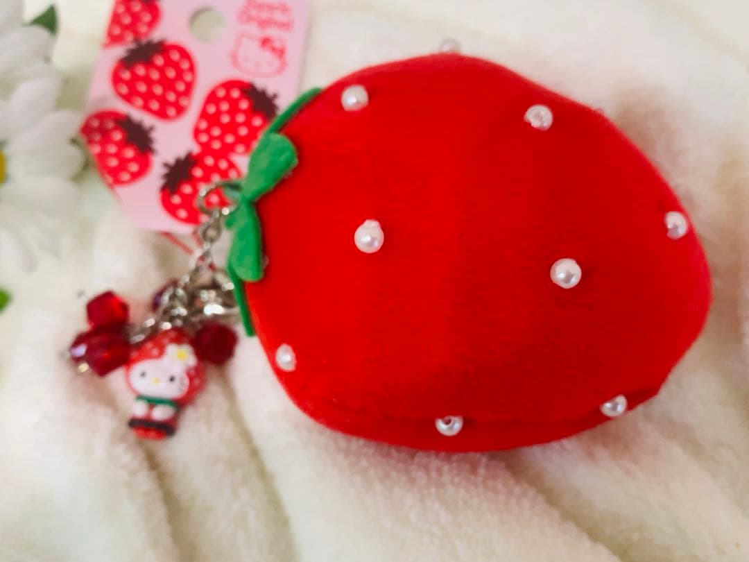 ☆激レア☆ ハローキティ　 いちご ボアマスコット ストラップ　入手困難　希少