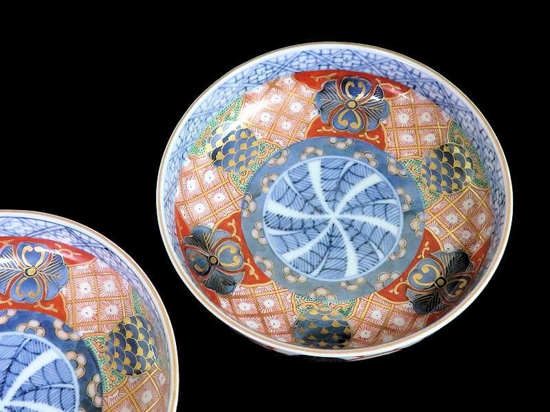 大聖寺伊万里　金襴手　菊花四方襷紋に丸紋の図　４寸皿　２枚　D377AS-CHz