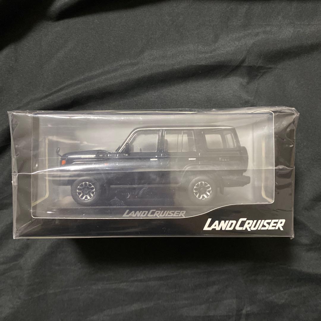 70 ランドクルーザー 1/30 ミニカー 車