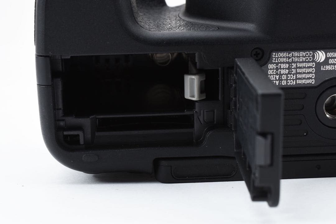 保証付き/Canon EOS KISS X9標準&望遠ダブルレンズセット