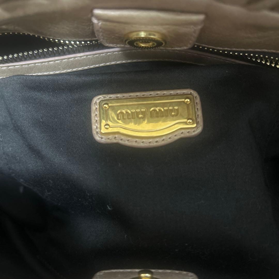 miu miu ミュウミュウVITELLO LUX　レザー　ショルダー　バッグ