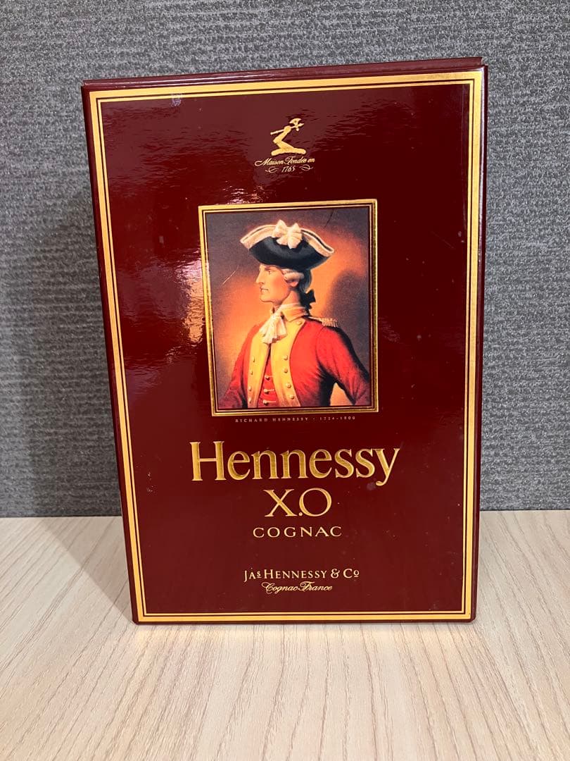 Hennessy XO（ヘネシー） 箱入り　金キャップ　700ml 　未開栓