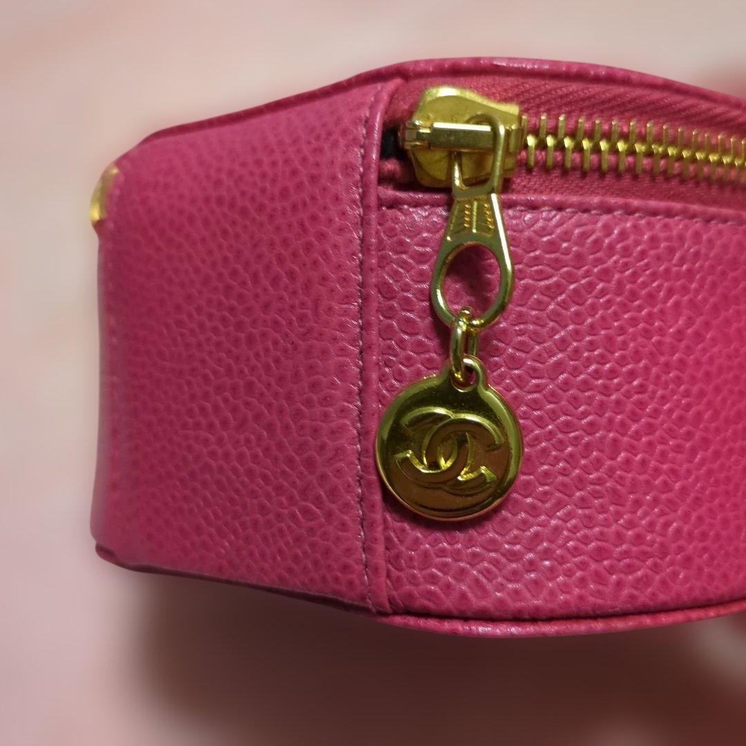 シャネル　キャビアスキンジュエリーポーチ！！