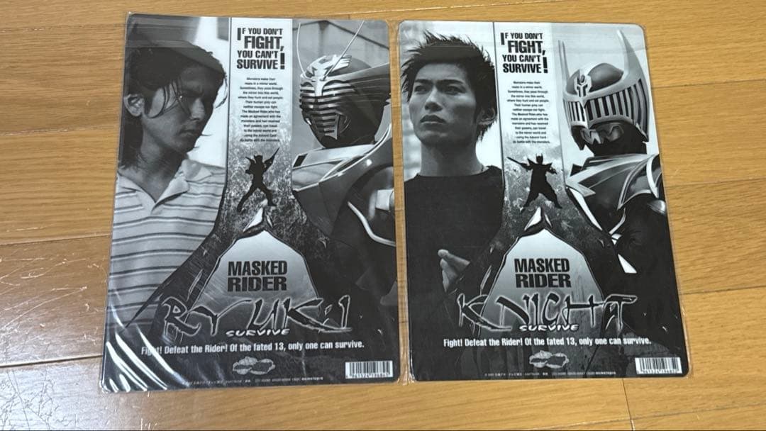 仮面ライダー龍騎　下敷きまとめ売り