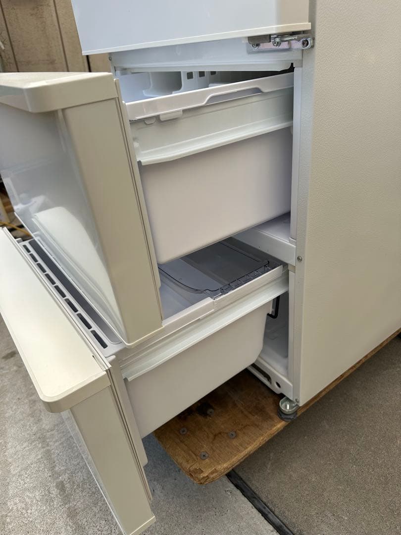 無料配送有り★3ヶ月保証★冷蔵庫アクア 2020年製272LAQR-27J(W)