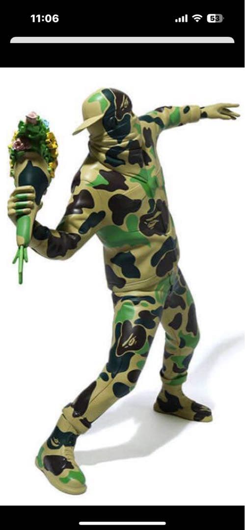BAPE バンクシーのコラボフィギュアです‼️