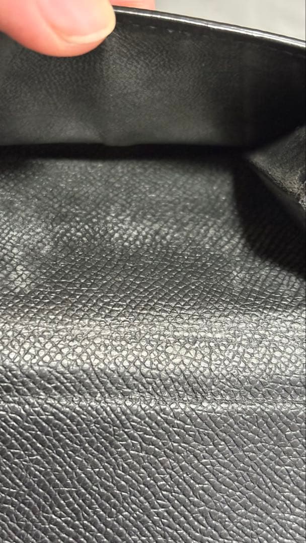 バレンシアガ　三つ折り財布 ゴールドロゴ付き