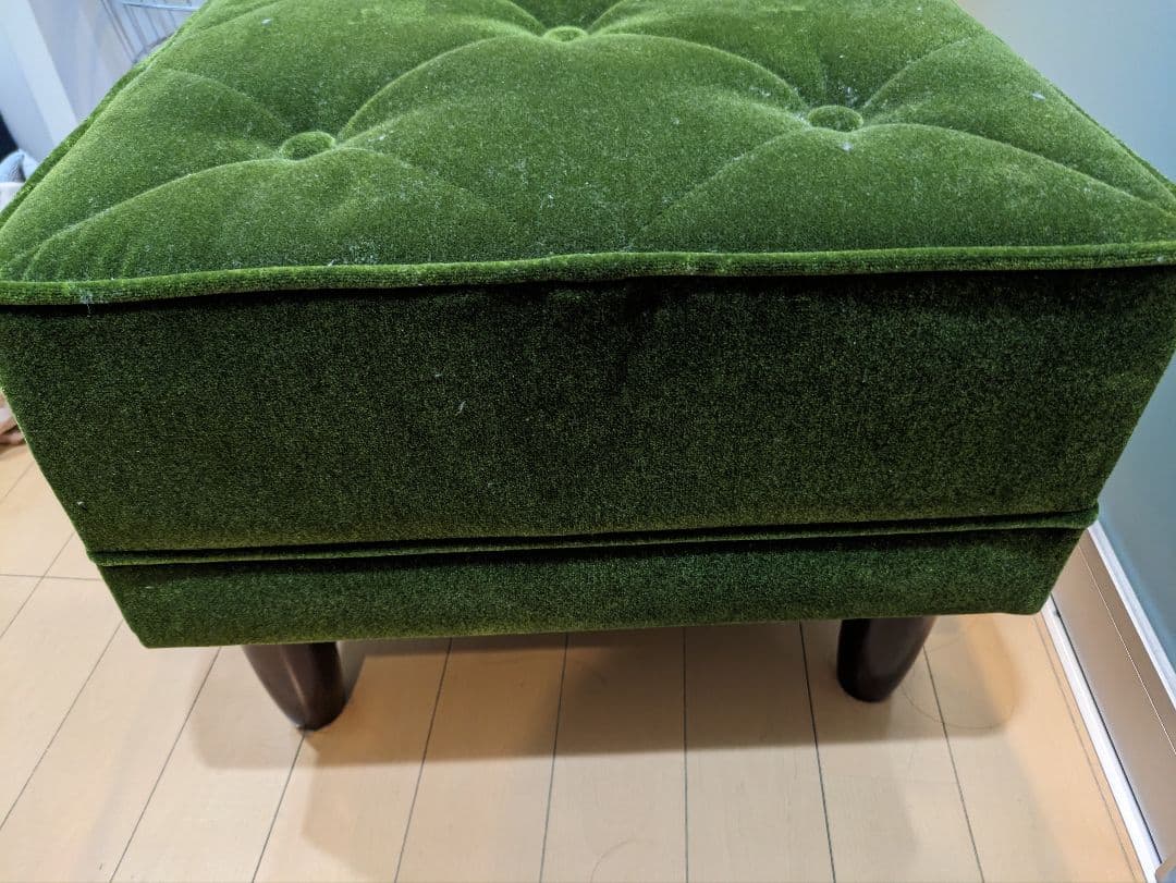 [カリモク60]緑色ベルベットオットマン 取扱説明書付き