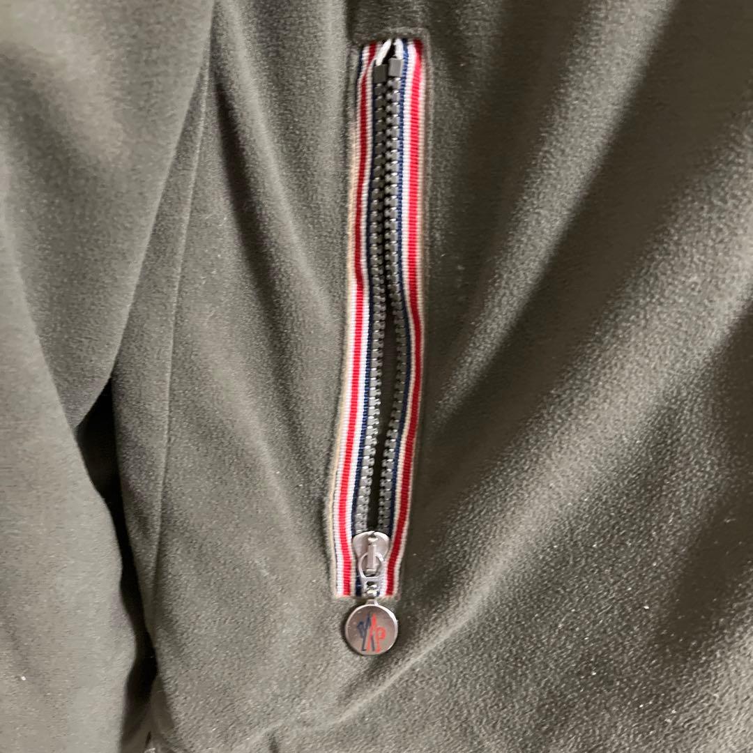 モンクレール　リバーシブル　ブルゾン