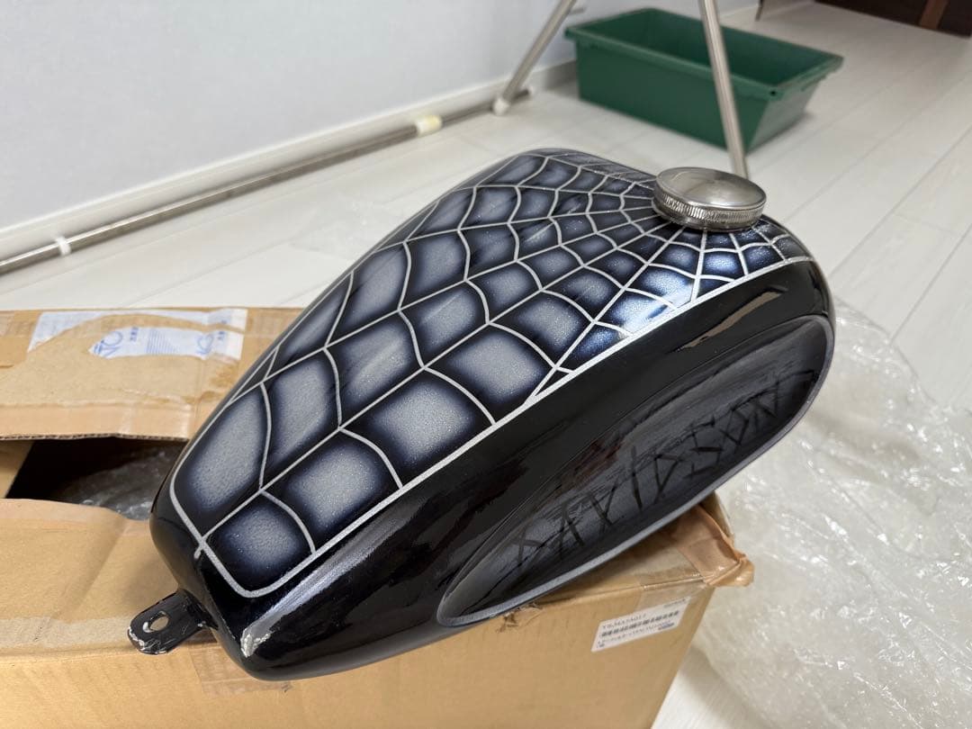 ハーレー マスタングタンク カスタムペイント