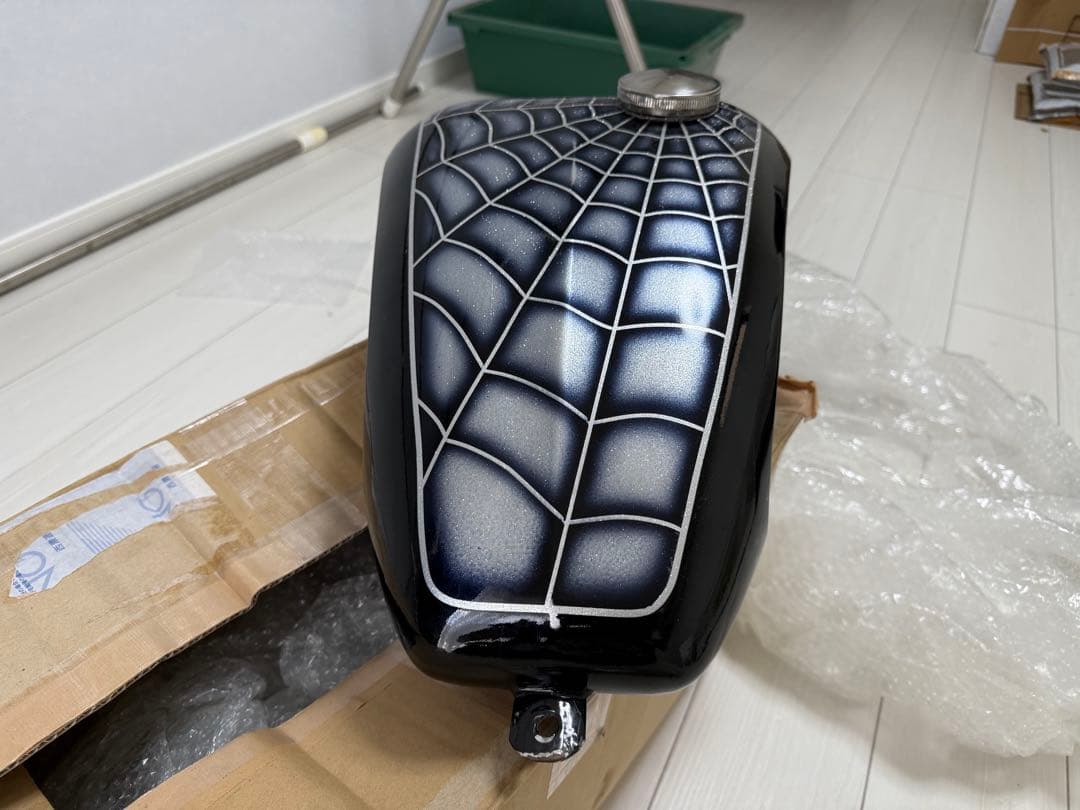 ハーレー マスタングタンク カスタムペイント