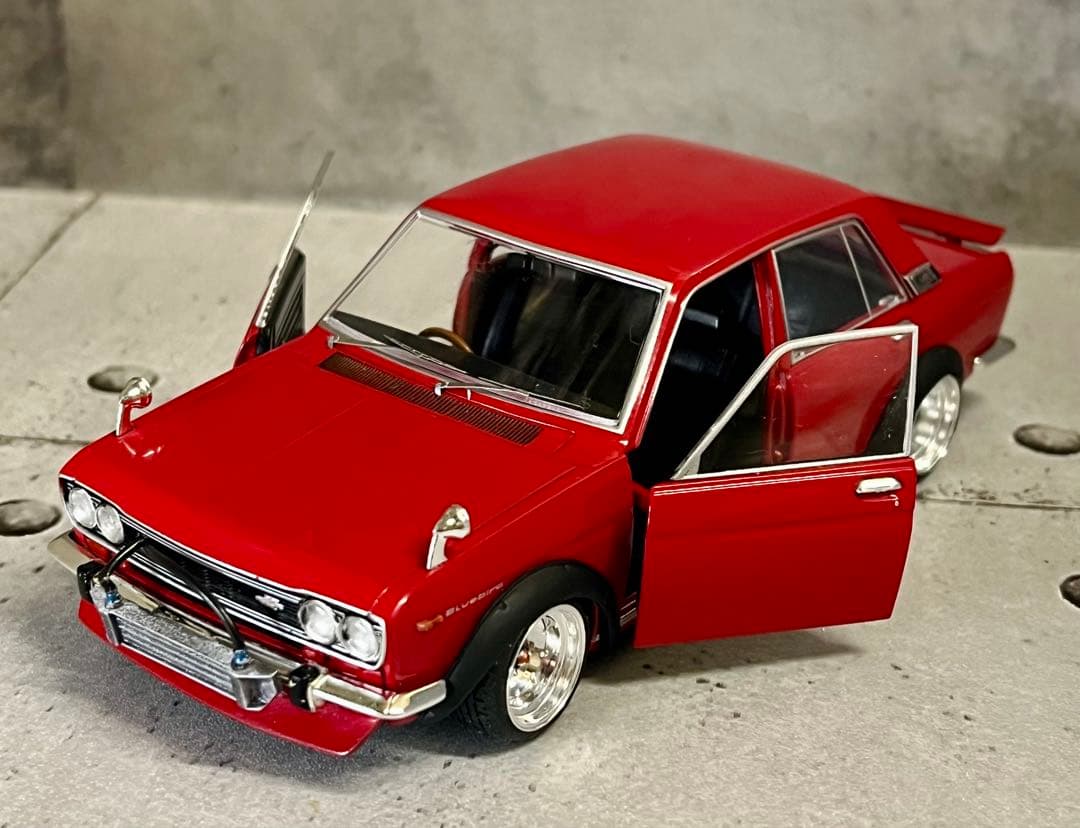 国産名車 1/24 ダットサン ブルーバード 510 カスタム 旧車 ミニカー