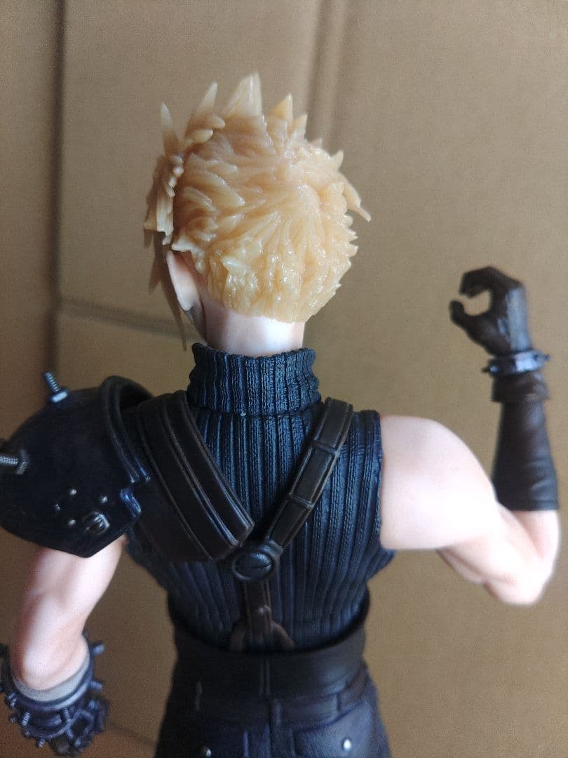 ファイナルファンタジー　クラウド　フィギュア