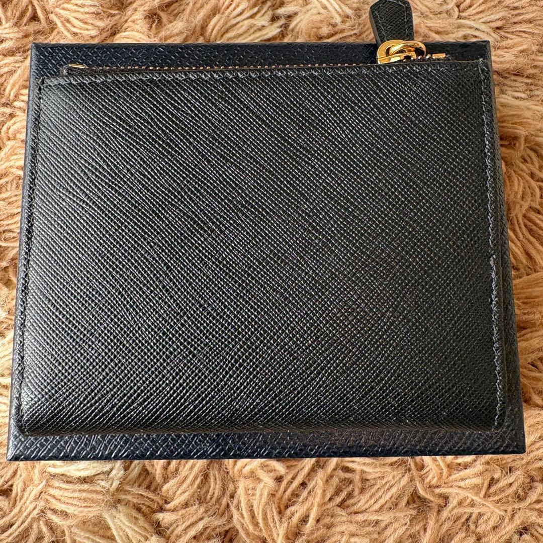 【未使用】PRADA プラダ レザー  二つ折り財布 ブラック サフィアーノ