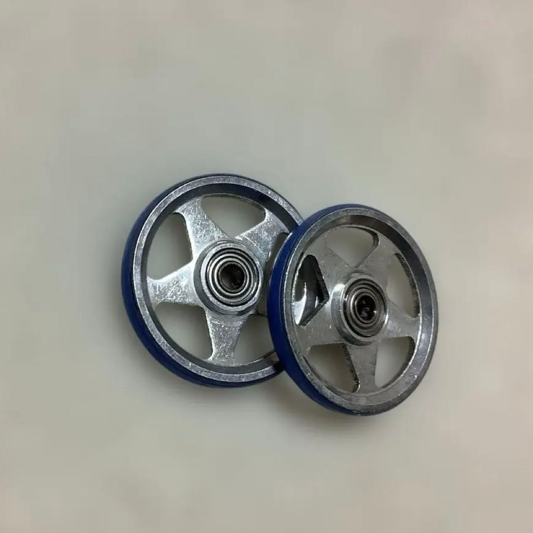 タミヤ製　ミニ四駆19mmプラリング付きアルミローラー5スポーク(ブルー)初期物