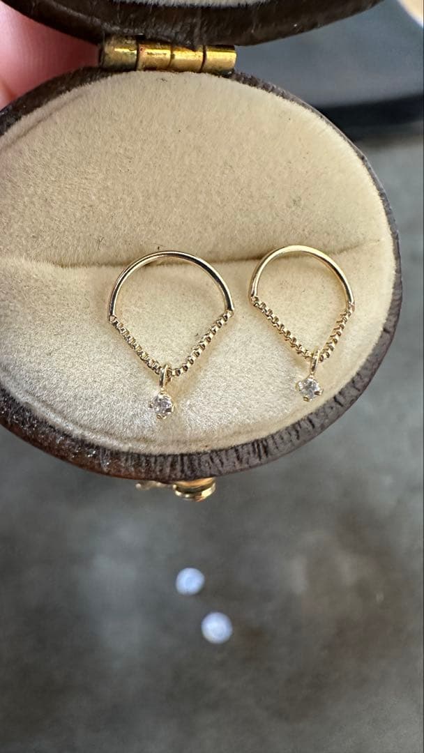 k10 0.02ct ペンデュラムダイヤモンドピアス