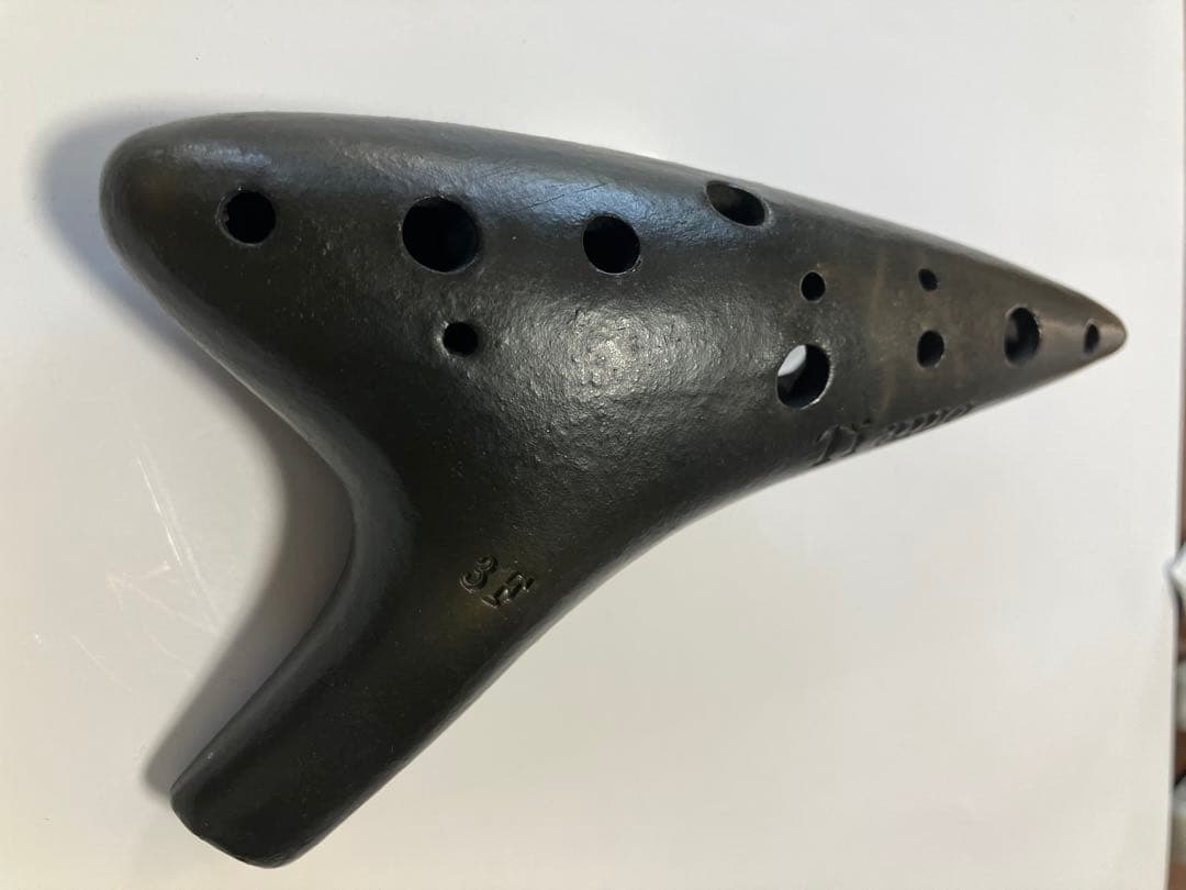 ティアーモ オカリナ ３F (SF) 黒陶モデル 13穴、オカリナ専用ケースつき