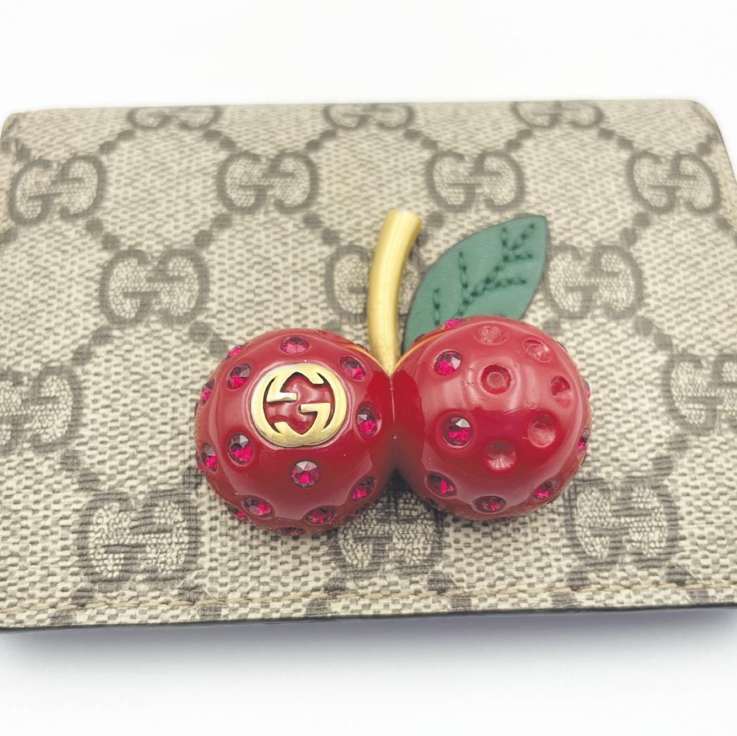 【GUCCI（グッチ）】さくらんぼ 財布 GGスプリーム コンパクト